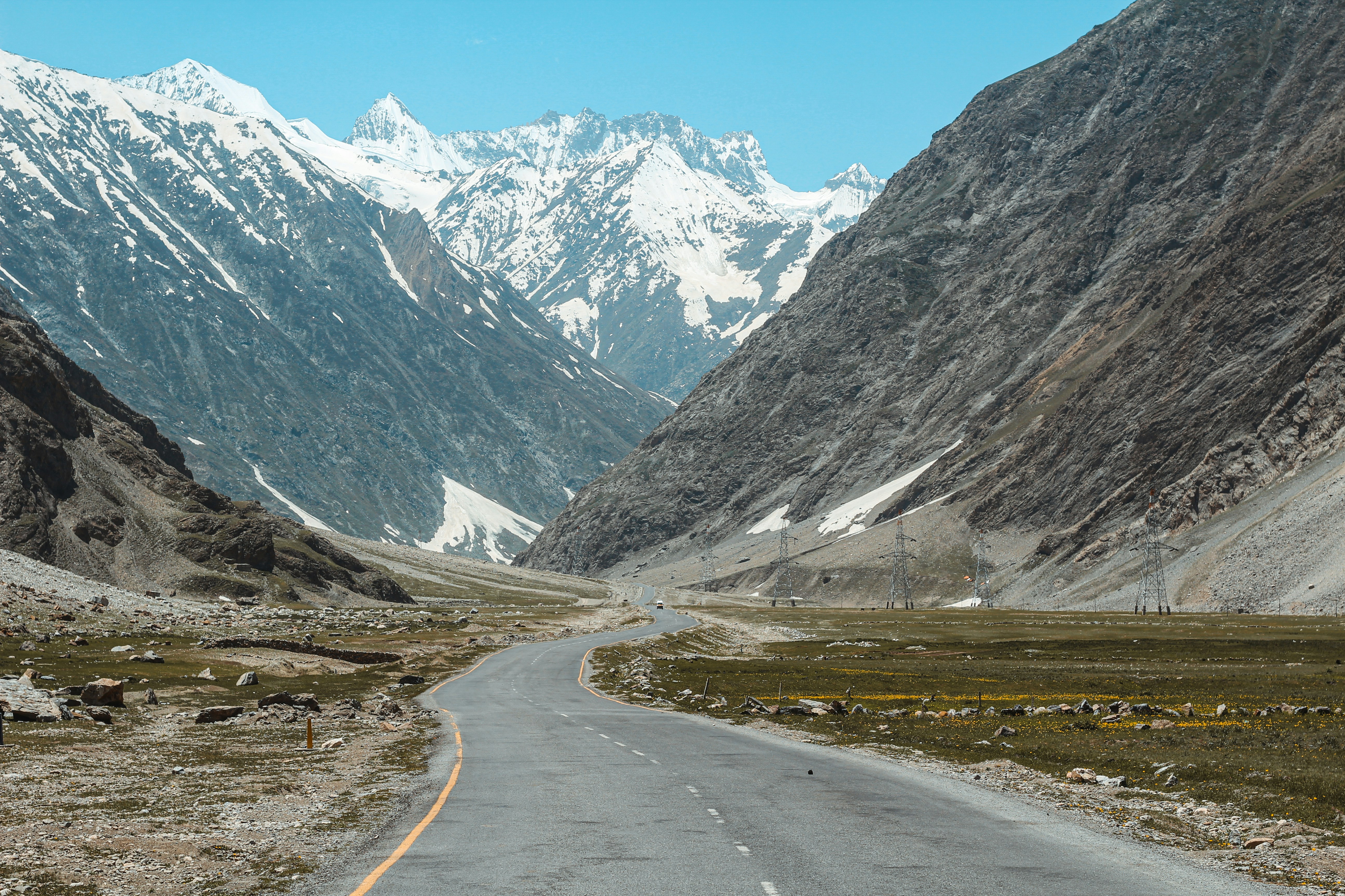 Leh Ladakh mountain road tour